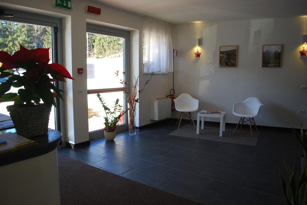 Hotel Elbele Garni Folgaria Zewnętrze zdjęcie